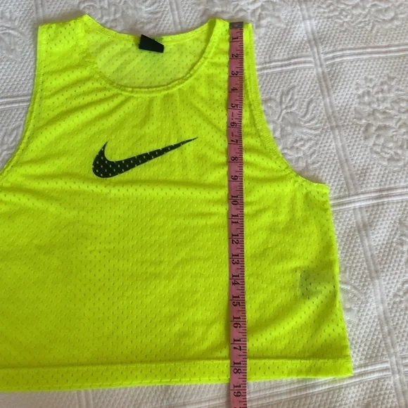 Nike Neon Green/Yellow Jersey Breathable Mesh Sleeveless Crop Top Medium - Picture 7 of 7